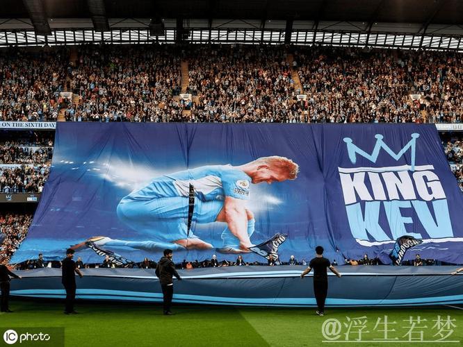 曼城为33岁传奇大师举办告别仪式:瓜帅落泪,6万人致敬,将建雕像 曼城为33岁传奇大师举办告别仪式:瓜帅落泪,6万人致敬,将建雕像